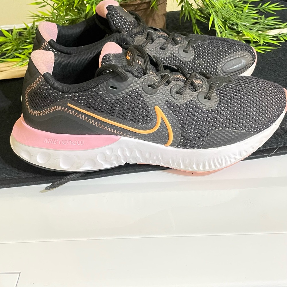 Nike Renew Sneakers